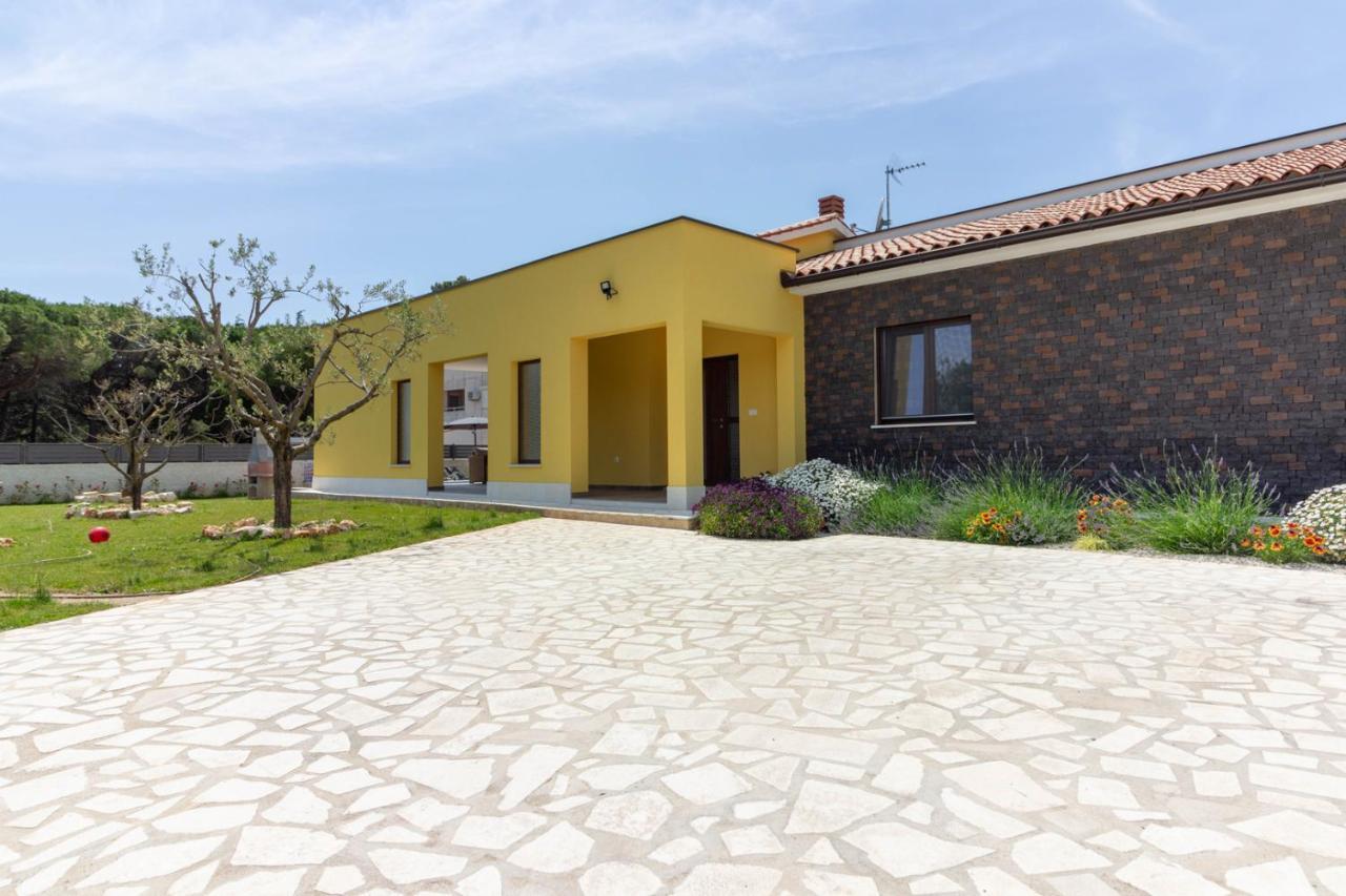 Modern Villa Eve In Medulin With Pool Near The Beach Exterior foto