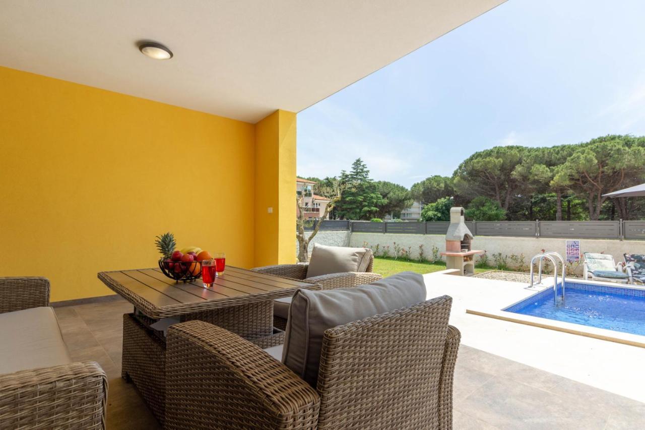Modern Villa Eve In Medulin With Pool Near The Beach Exterior foto